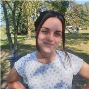 Studentessa universitaria laureata offre ripetizioni e aiuto compiti di inglese